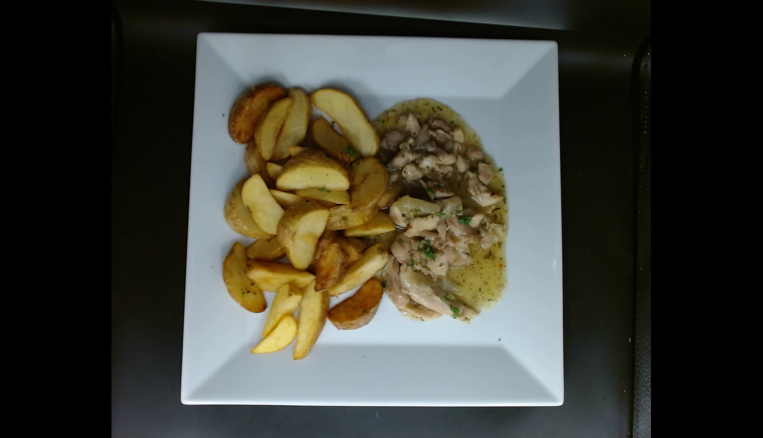 Kuřecí nudličky ala gyros stehenní maso, americké brambory